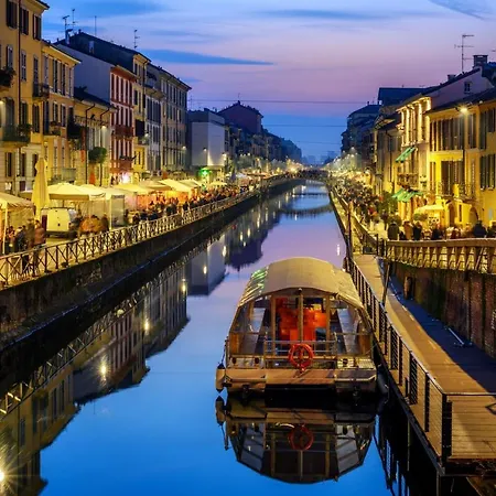 Stayeasy Quadronno33 - 3 Bedrooms, 2 Baths - Duomo Walking Distance Lejlighed Milano