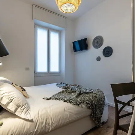 Lägenhet Stayeasy Quadronno33 - 3 Bedrooms, 2 Baths - Duomo Walking Distance