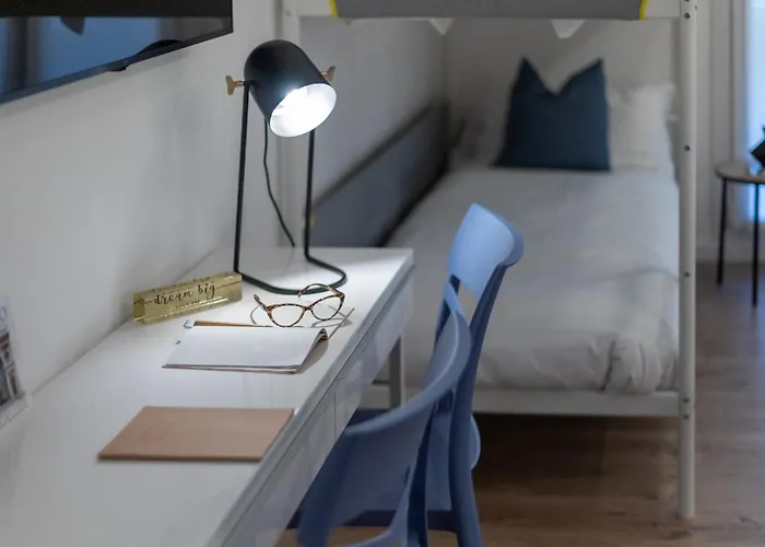 Stayeasy Quadronno33 - 3 Bedrooms, 2 Baths - Duomo Walking Distance * Milão