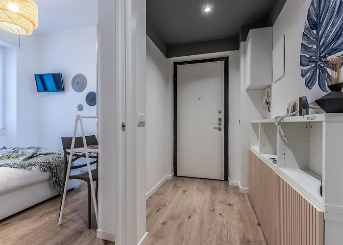 Stayeasy Quadronno33 - 3 Bedrooms, 2 Baths - Duomo Walking Distance Apartamento