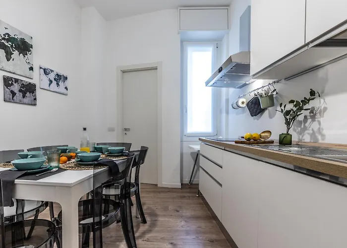 Stayeasy Quadronno33 - 3 Bedrooms, 2 Baths - Duomo Walking Distance Apartamento