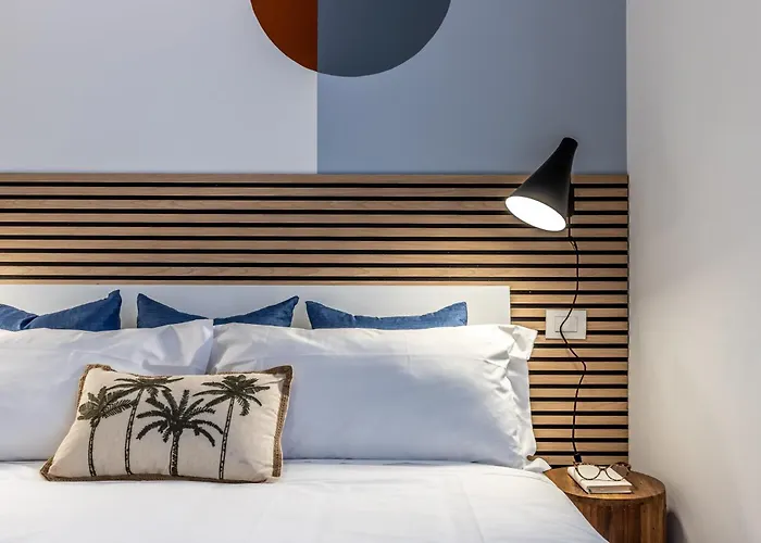 Stayeasy Quadronno33 - 3 Bedrooms, 2 Baths - Duomo Walking Distance Milão