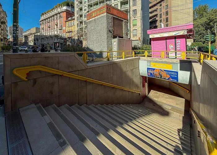 Stayeasy Quadronno33 - 3 Bedrooms, 2 Baths - Duomo Walking Distance Apartamento Milão